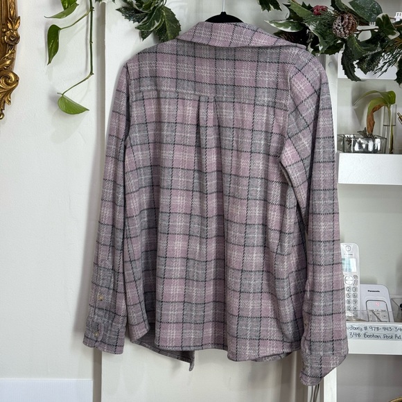 Faherty Flannel Button-down Shirt - Picture 2 of 6